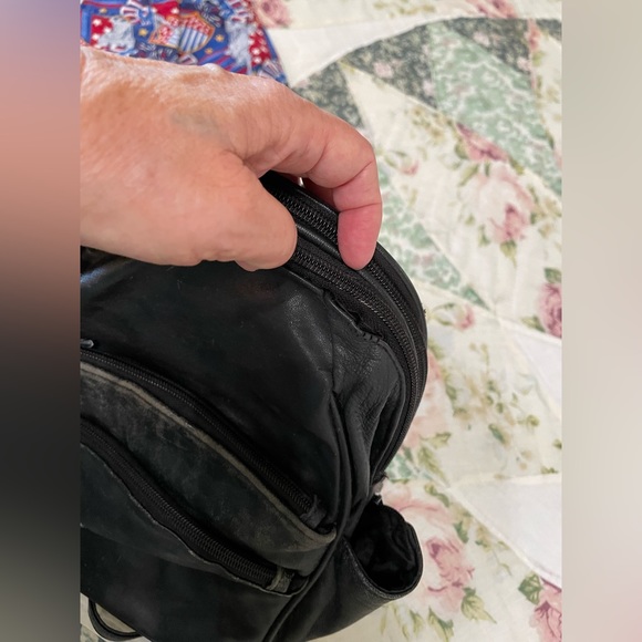 Small black leather backpack - Picture 9 of 12